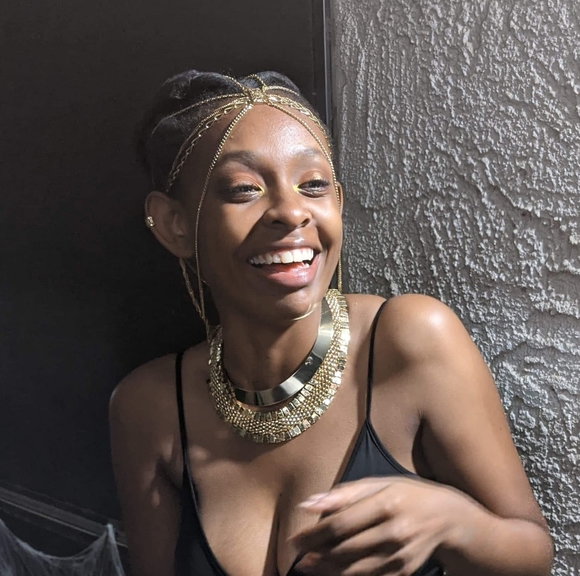 Meet your Posher, Tené - Picture 5 of 12